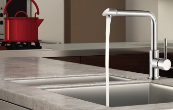 RUBINE Stainless Steel Undermount Kitchen Sink KIX-810-58U